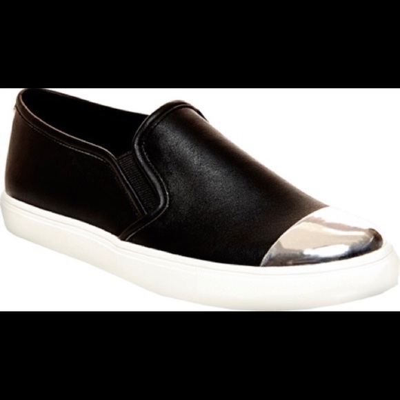 Steve Madden slip on sneakers - Picture 2 of 5